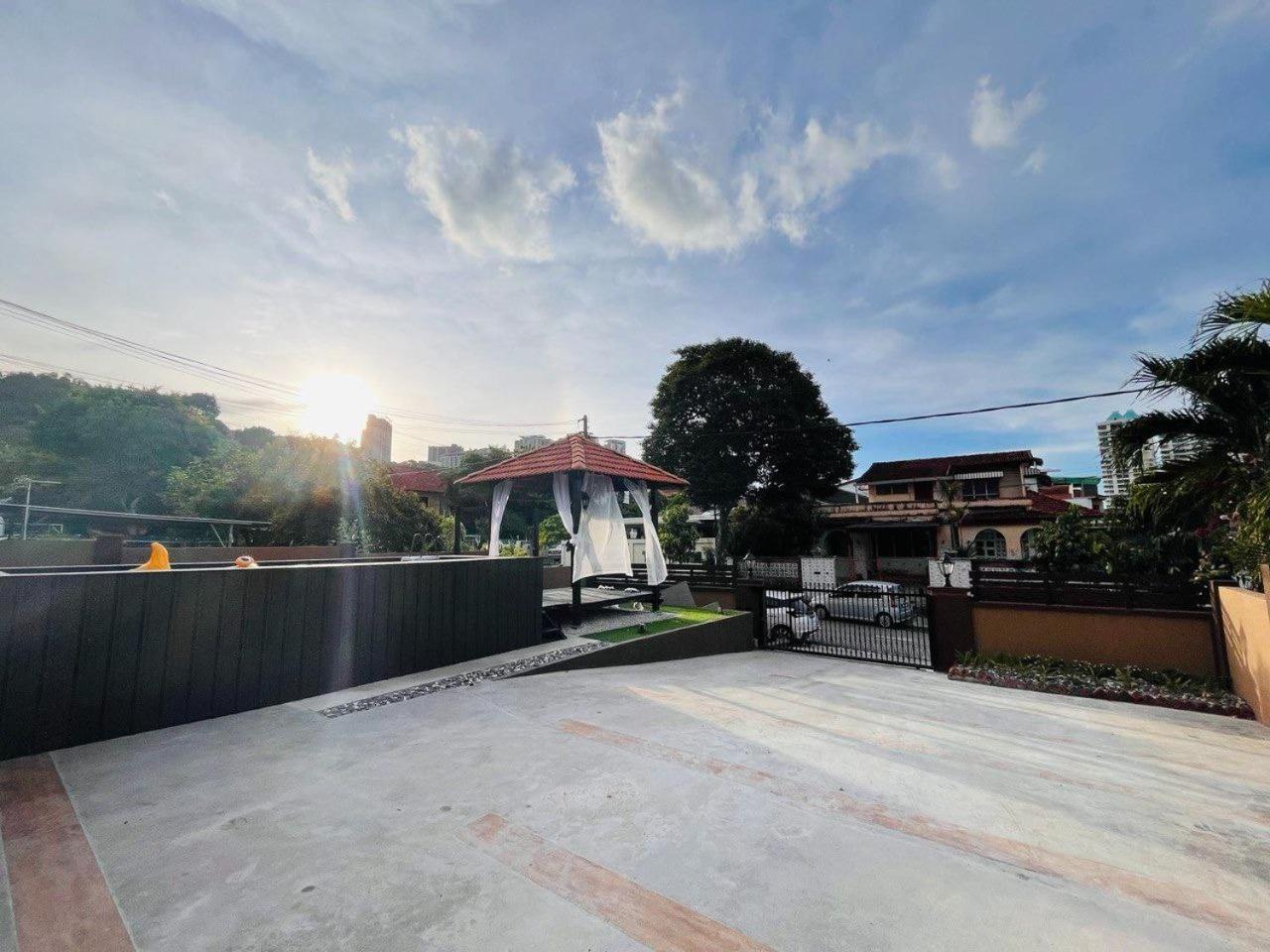 Rumah percutian Luxe Oriental By Stayco- 4k Hd Cinema & Ktv, Ps5 & Bbq
