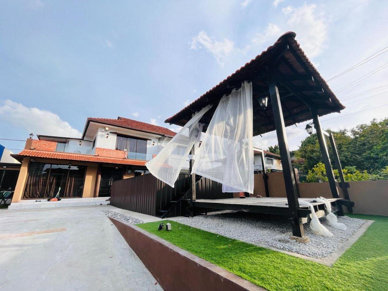 Rumah percutian Luxe Oriental By Stayco- 4k Hd Cinema & Ktv, Ps5 & Bbq Georgetown